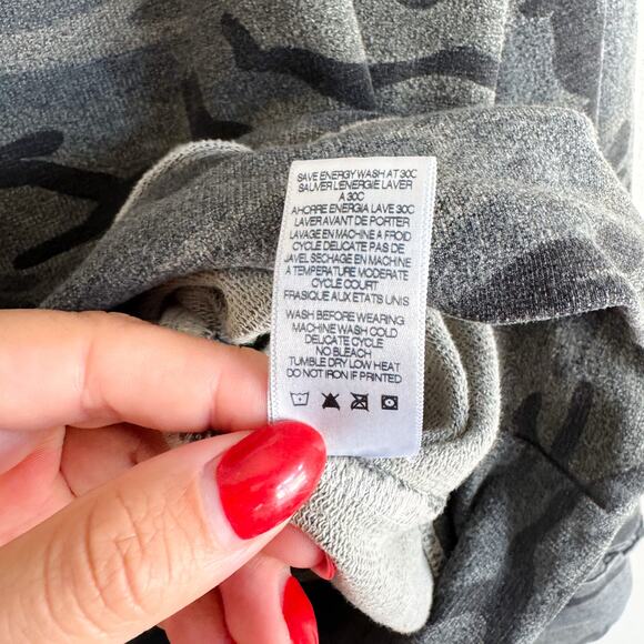 Sundry Green Camo Wide Neck Off Shoulder Pullover Sweatshirt - Size 2 or Medium - Picture 5 of 8